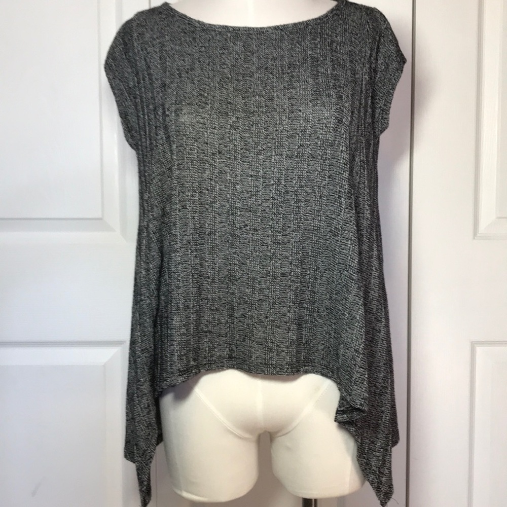 Francesca’s Short Sleeve Flowy Knit Top
